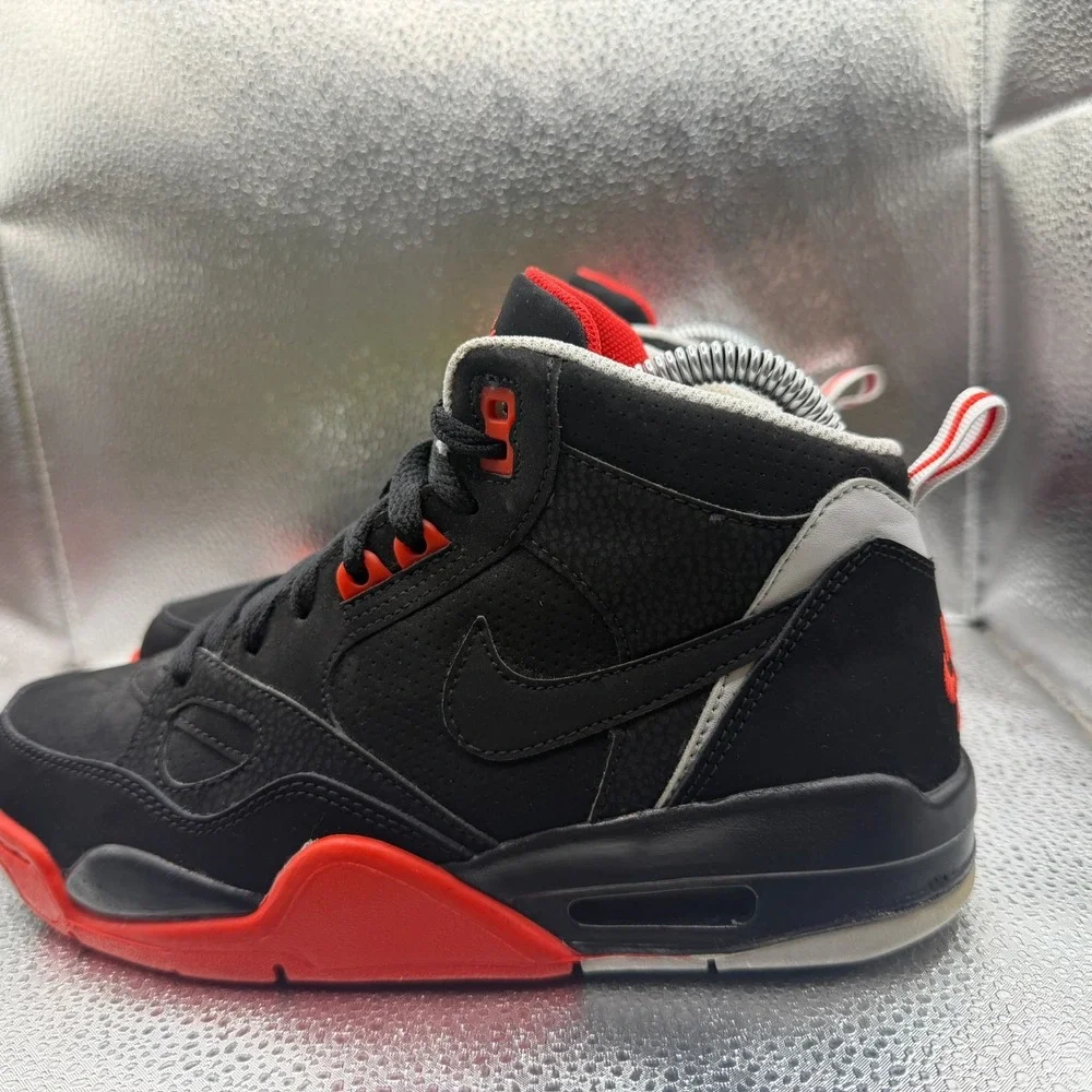 Size 5.5Y Nike Air Fight 13 Retro Black Red Kids Lace‎ Up Sneakers 580493-003